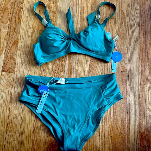 Bikini - Picture 4 of 5